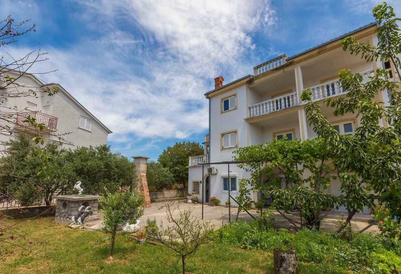 Rooms Nevenka 2 Novi Vinodolski Croaţia